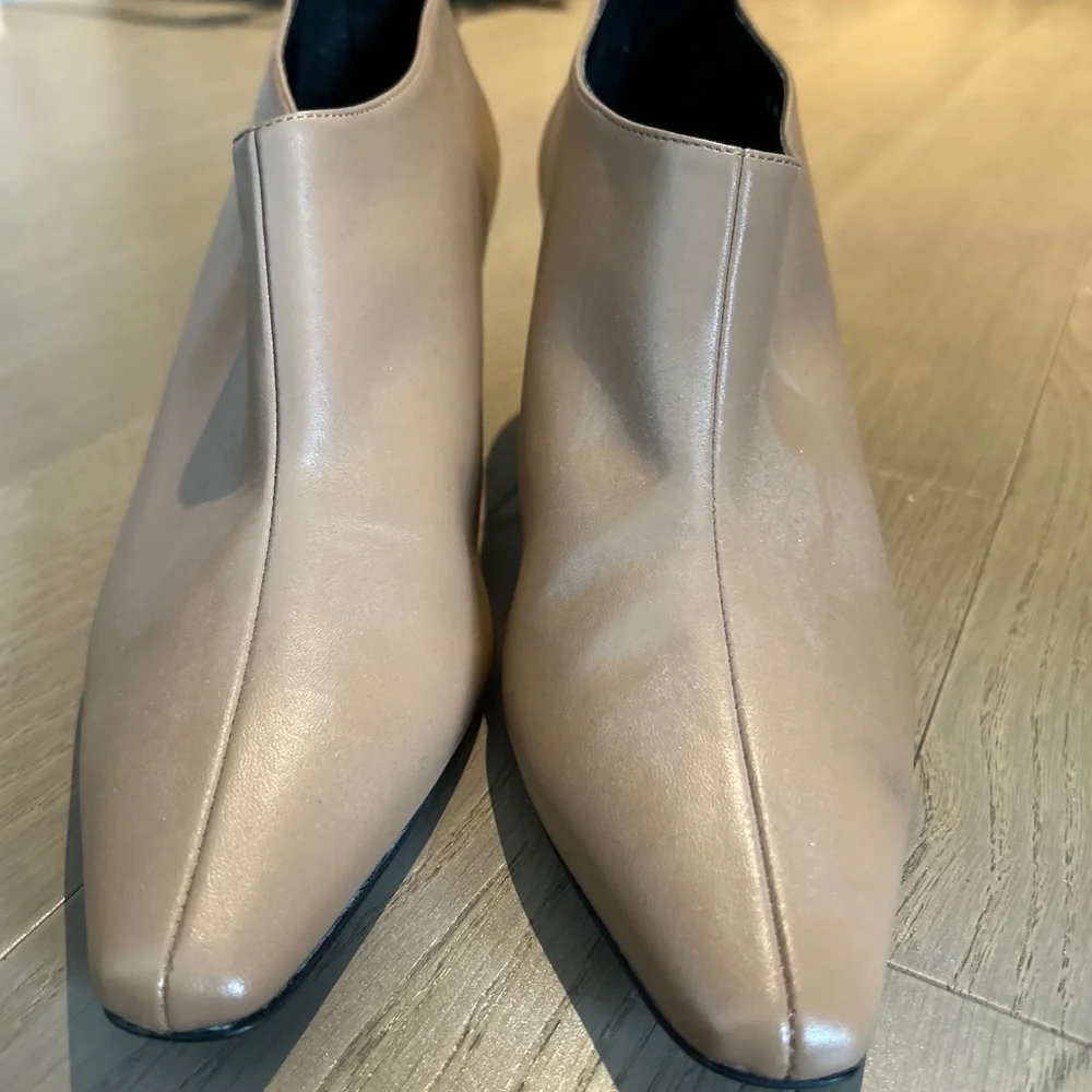 Stella McCartney Tan Pointed Low Kitten Heel Ankle Booties Size: 39 (8.5) - Picture 10 of 10